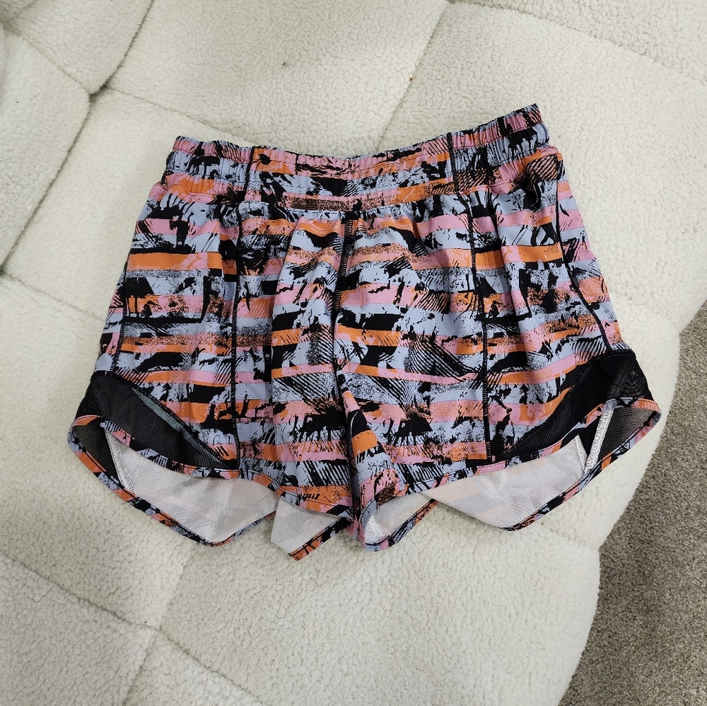 Lululemon Hotty Hot Low Rise Lined Shorts 2.5" 🌱